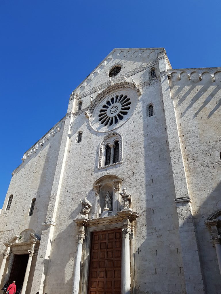 bari-piumondopossibile-basilica-san-nicola